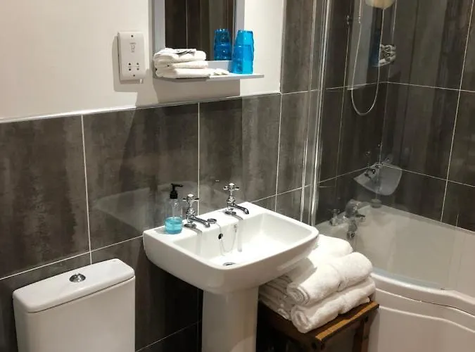 Shoulder Of Mutton Hotel *